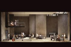 Un hermoso abanico de un gran ‘Piccolo Teatro di Milano’