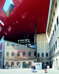 Jean Nouvel, autor de la ampliación del Museo Reina Sofía, gana el Premio Pritzker