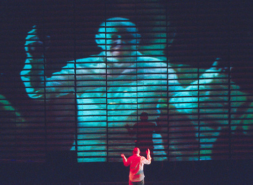 Rojo reposado y amarillo cegador, por J.C.Deus