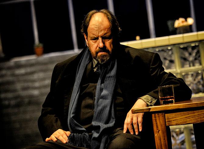 A cielo abierto, una claraboya a través de la que vemos poco A cielo abierto, una claraboya a través de la que vemos poco