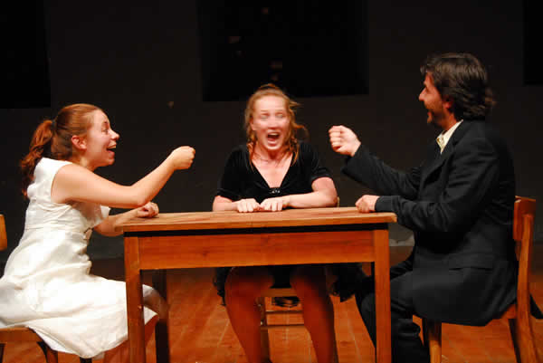 ‘Storia di una Famiglia’: Teatro infantil con mucha acidez adulta